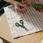 Kép 4/4 - FISKARS RENEW Varróolló - 13 cm